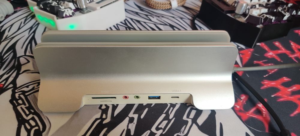 Вертикальна USB-C док-станція для MacBook 11-в-1 HDMI LAN SD TF
