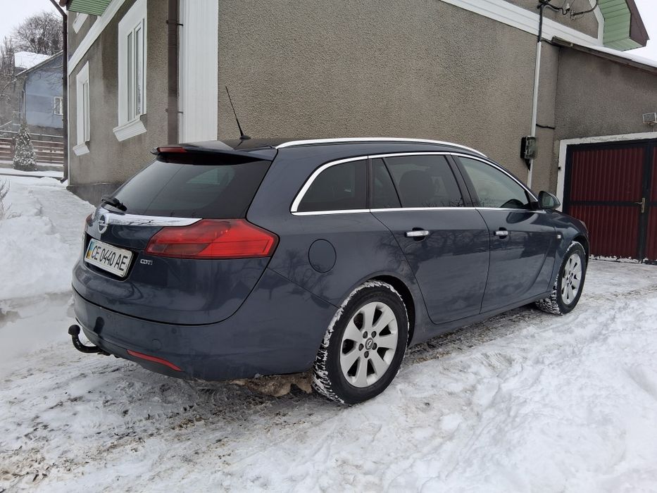Продам гарний та комфортний автомобіль оpel insignia