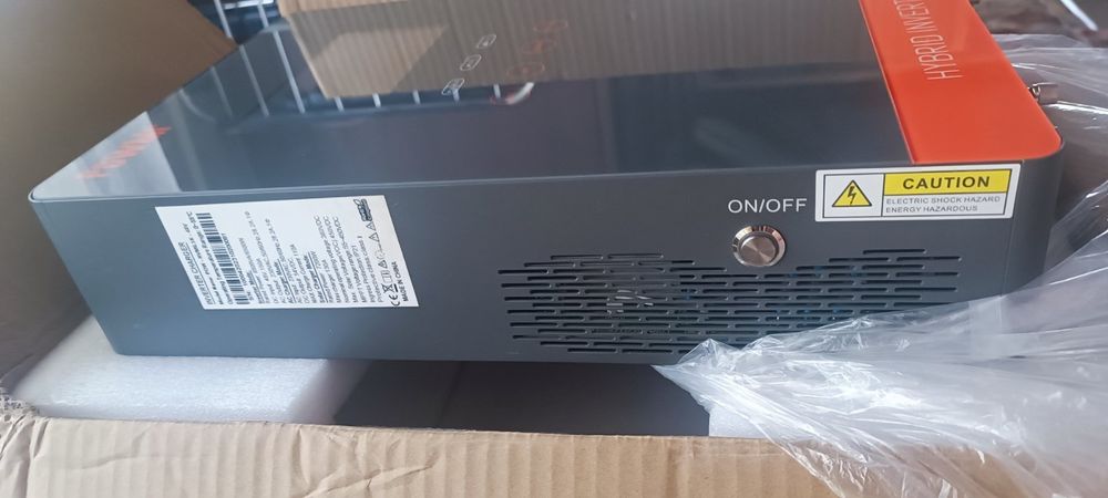 Гібридний інвертор PowMr 6.5 кВт, 48V — Стан нового, мінімальне використання
