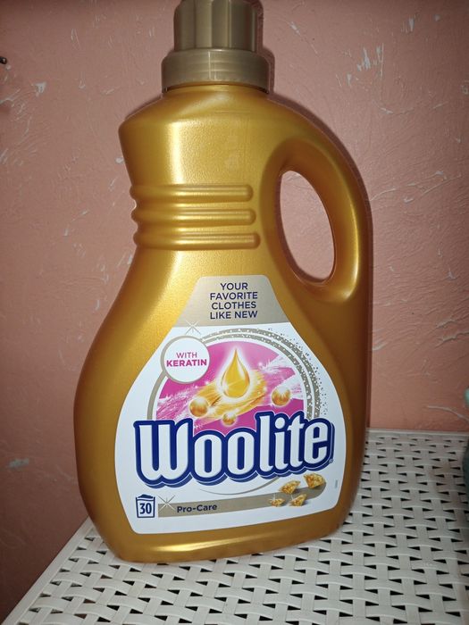 Гель для стирки с кератином woolite