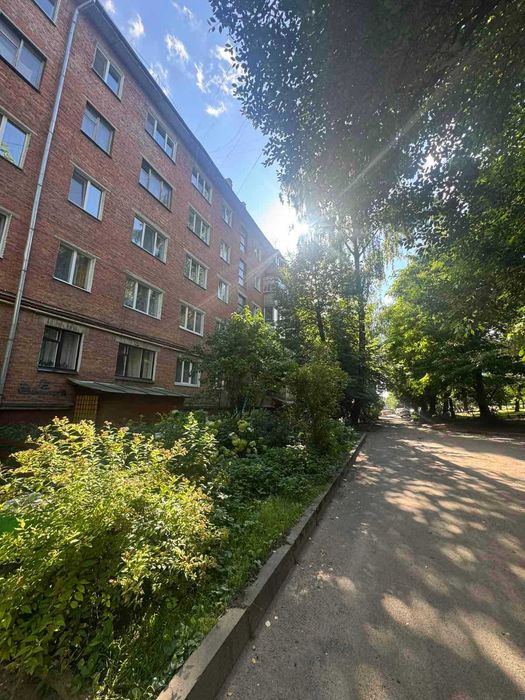 45619 Продаж 3к квартири на Зарычанськый , простий стан