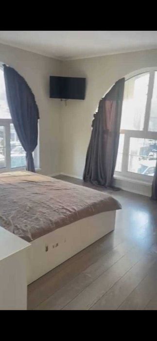 Фасад!Оренда  2к.квартири під комерційне використання,ЖК Нова Англія!