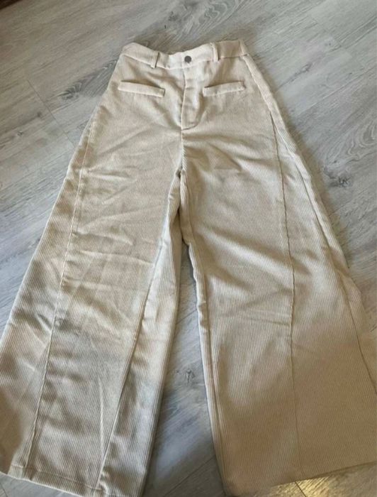 Calças Veludo Bege/Creme Largas M