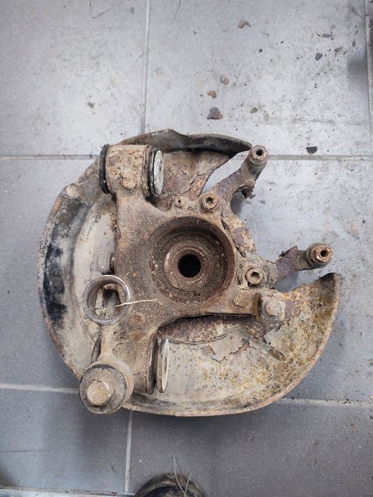 VW passat B5 fl syncro 4motion zwrotnica piasta prawy tył prawa tylna