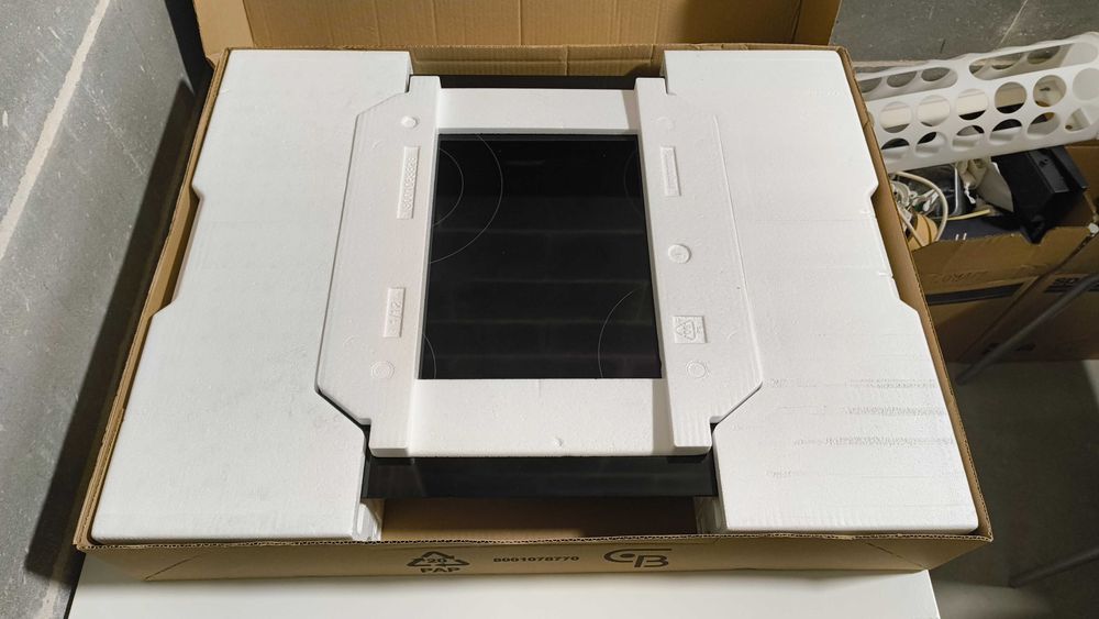 Placa Vitrocerâmica Bosch PKF611BB8E – Nova (Nunca usada)