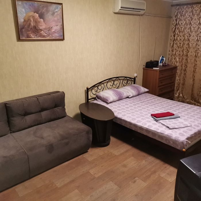 Посуточно 2х к.кв середина пр. А. Поля