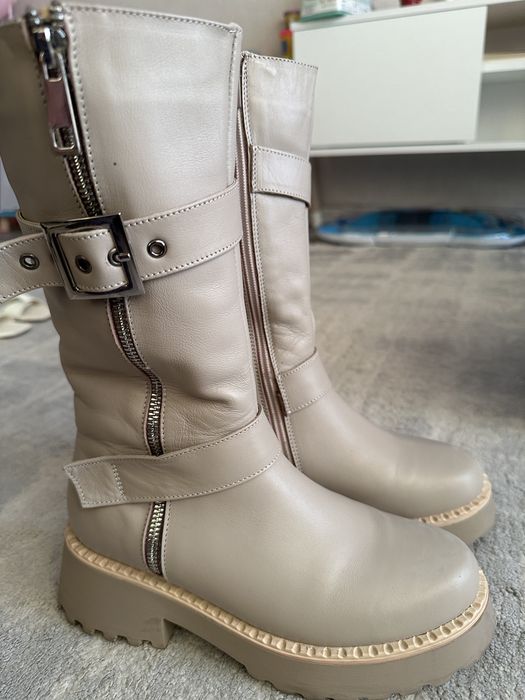 Kozaki damskie bezowe