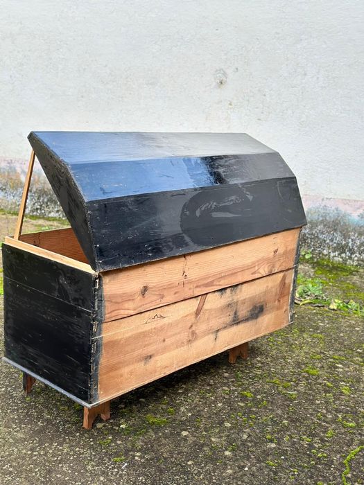 Baus em madeira antiga