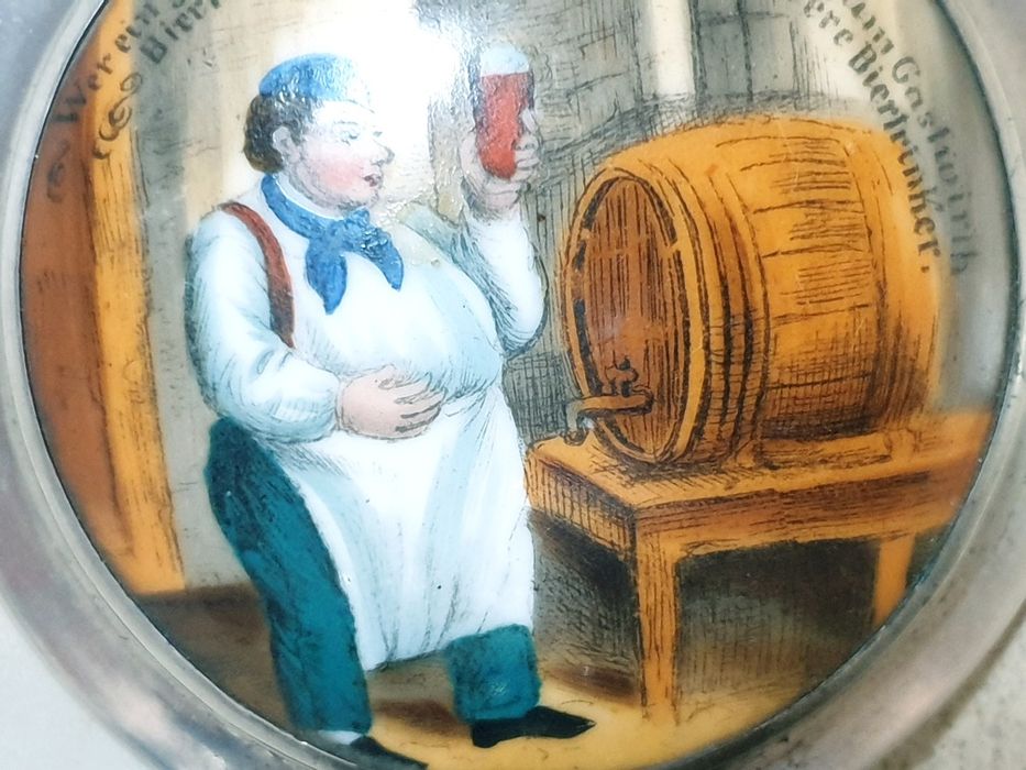 Antiga armação/Tampa para copo de cerveja em prata e pintura à lupa