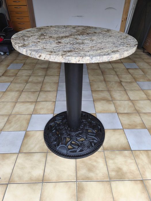 Stolik kawowy  okrągły z marmurowym blatem