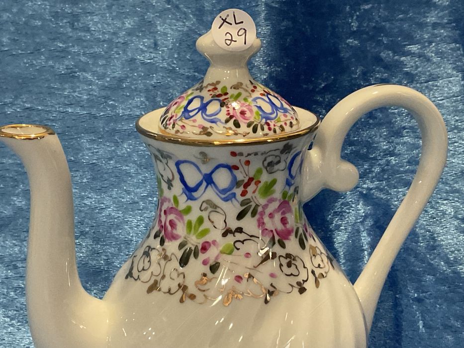 Pote de café porcelana Ema anúncios abaixo