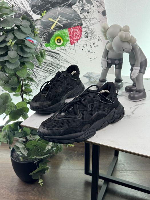 Кросівки Adidas Ozweego 40 розмір Е10033