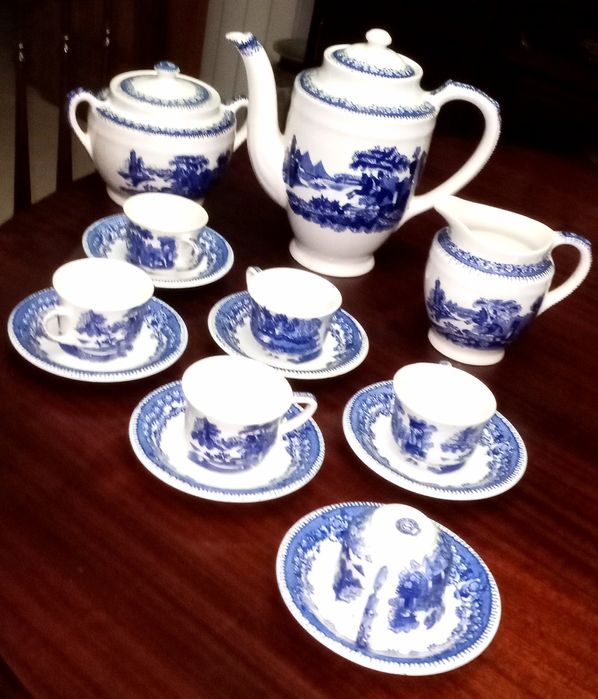 Serviço de café Sacavém Motivo Estátua