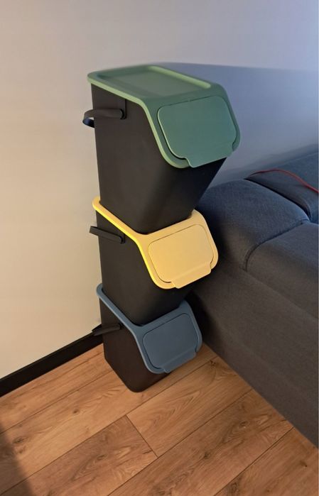 Kosz na śmieci trzy sztuki do segregacji odpadów papier plastik szkło