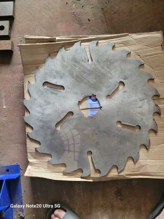 пильний диск по дереву нові