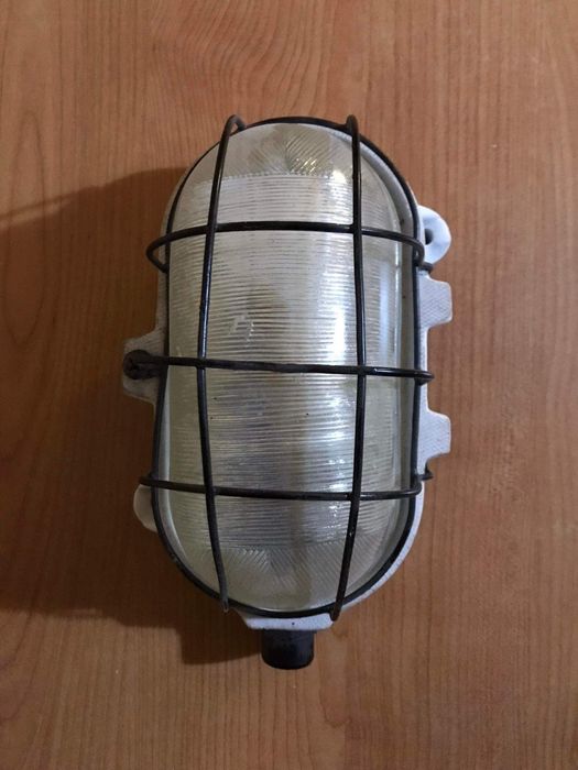 Stara lampa przemysłowa loft PRL