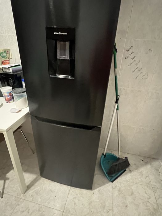 Frigorifico como novi