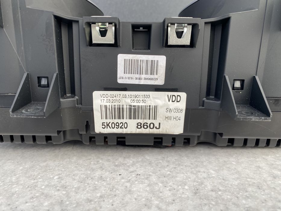 Volkswagen Golf 6 приборна панель щиток приборів приборка Гольф 6