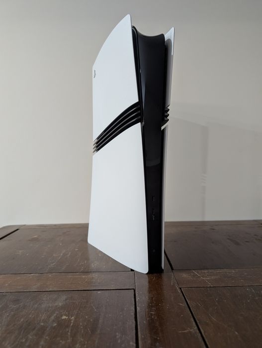 Sony PlayStation 5 Pro 2TB  com jogo FC26 - Nova c/garantia