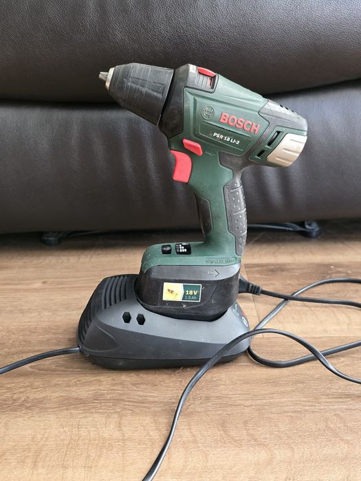 Bosch Ładowarka i akumulator / bateria + Wkrętarka GRATIS na części/naprawy