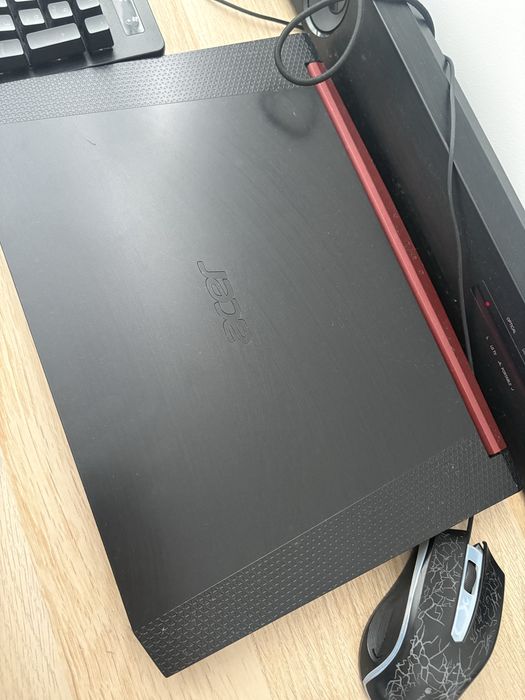 Portatil gaming Acer como novo.