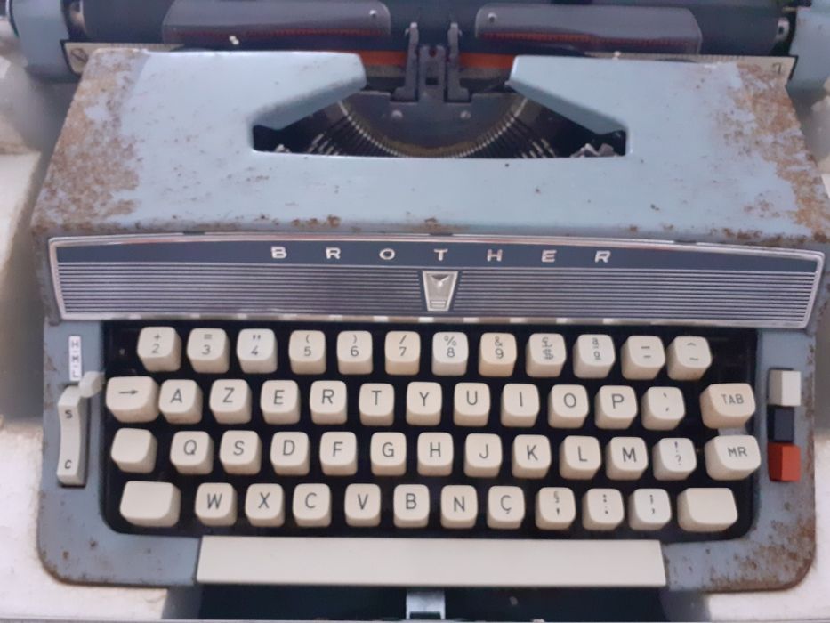 Máquina Escrever Antiga-Brother