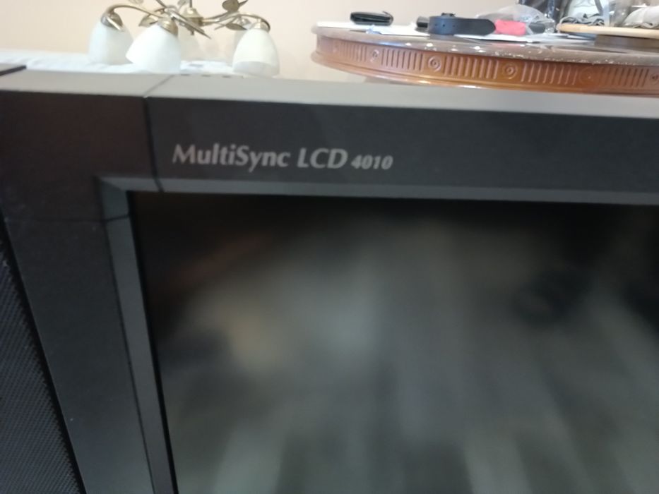 Monitor Nec MultiSync LCD4010 40"