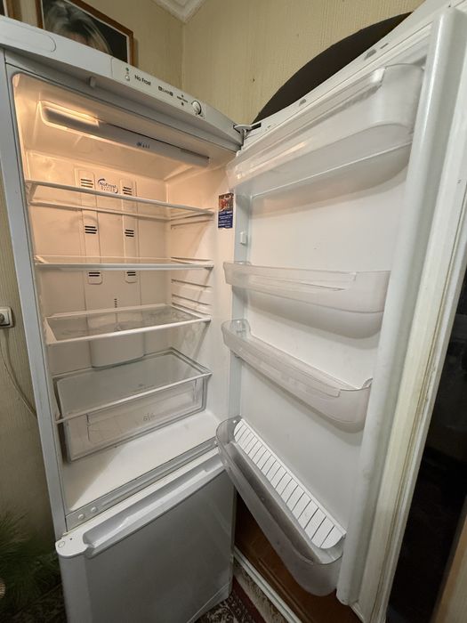 Холодильник INDESIT