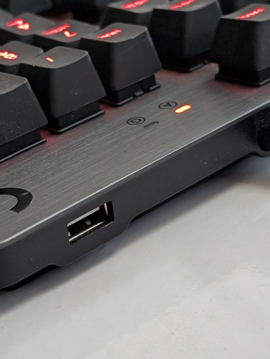 Logitech G413 Carbon mechanical keyboard