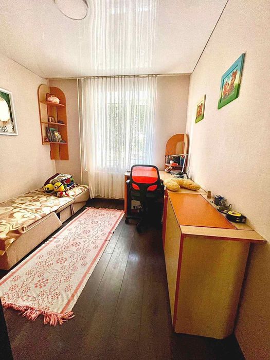 4-х кім. квартира в центрі міста.