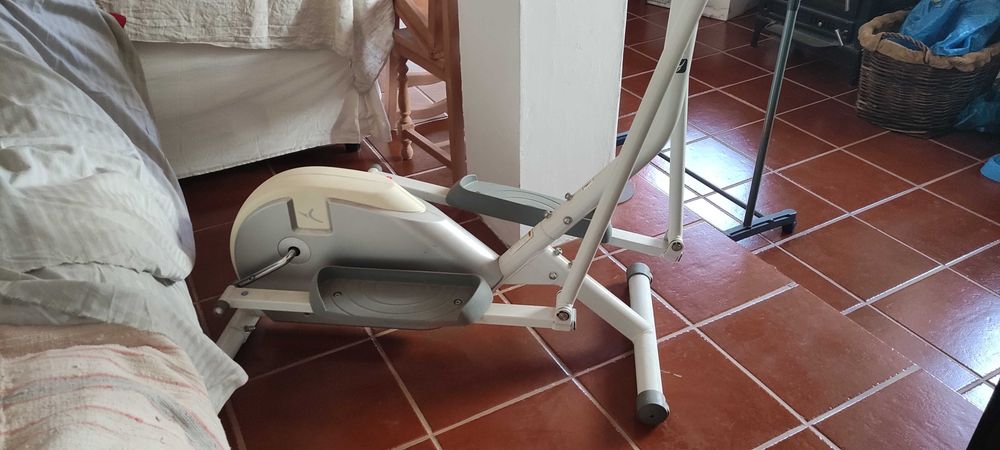 Equipamento elíptica domyos