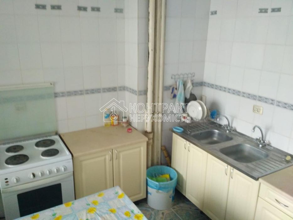 Продам 4к квартиру на Одеській