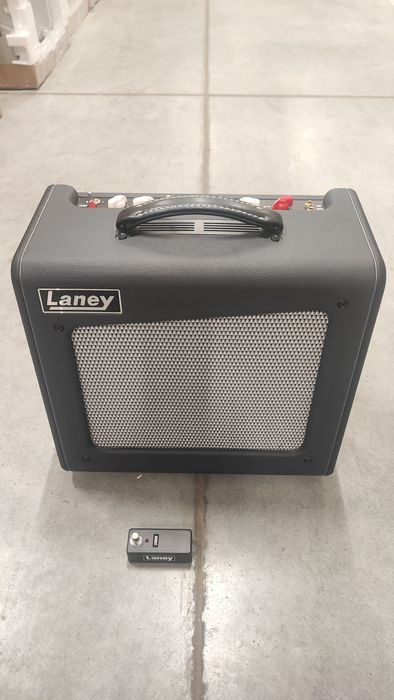 Wzmacniacz lampowy Laney Cub-Super12 15W z reverbem plus footswitch