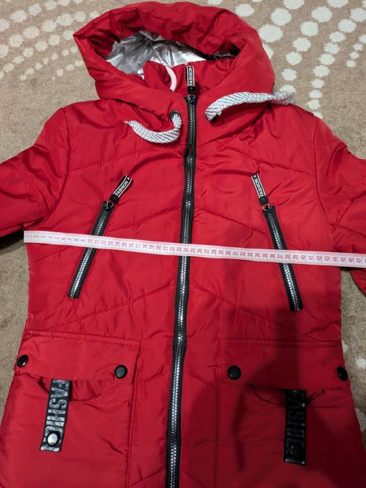 Зимова жіноча куртка