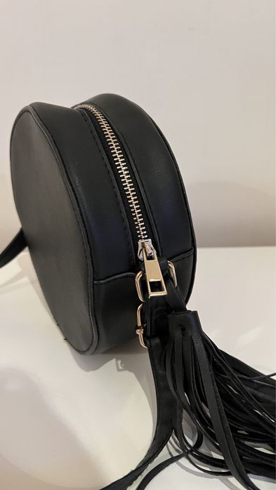 Сумка на ремінці чорна кругла