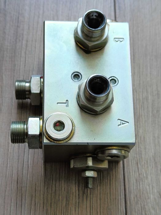 Kolekcja Kv KK012740 oryginał KV