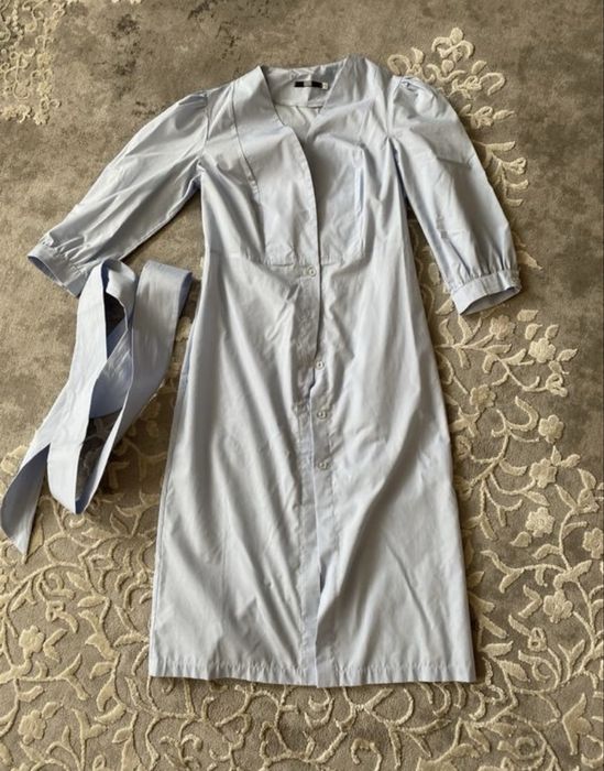 Сукня блакитного кольору