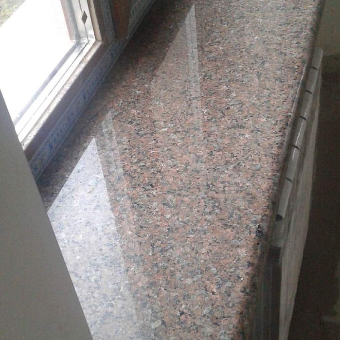 Підвіконня з каменю та мармуру.