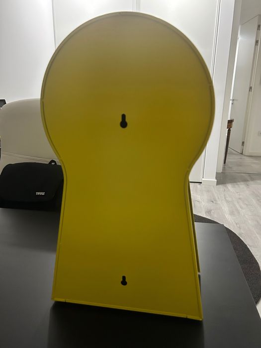 Relógio amarelo de mesa/parede