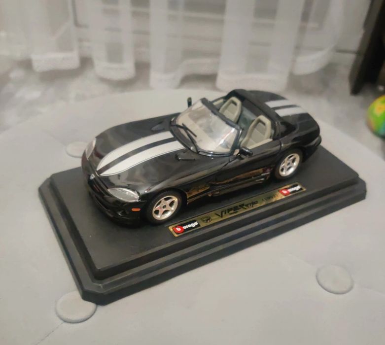 sprzedam modele auto bburago burago