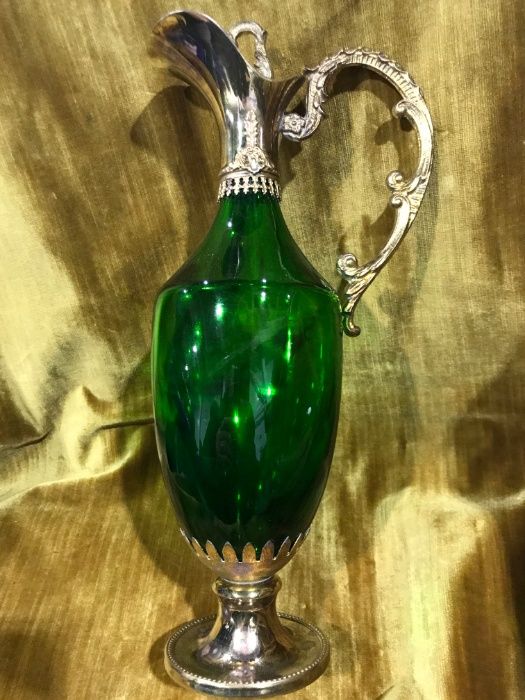 Красивый кувшин, зелёное стекло,позолочение Европа 1950'е годы