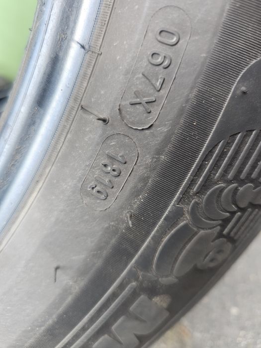 Michelin Pilot Sport 4  r18/235/60