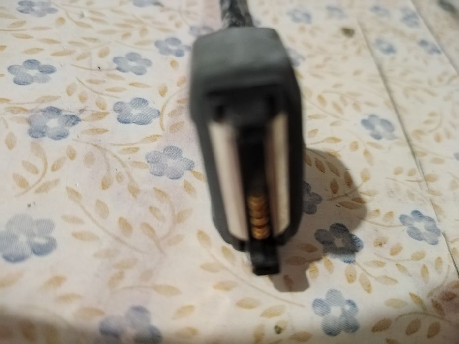 Vendo novo cabo carregar o telemóvel