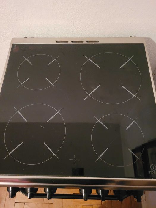 Fogão eléctrico com placa de vitroceramica