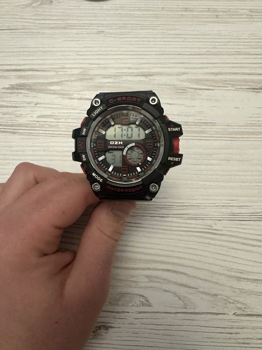 Продається ручний годинник Patriot