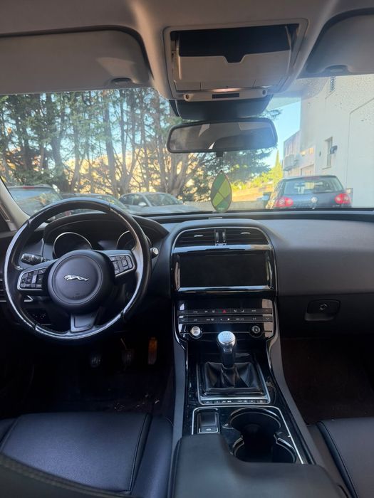 Jaguar XE (impecavel )