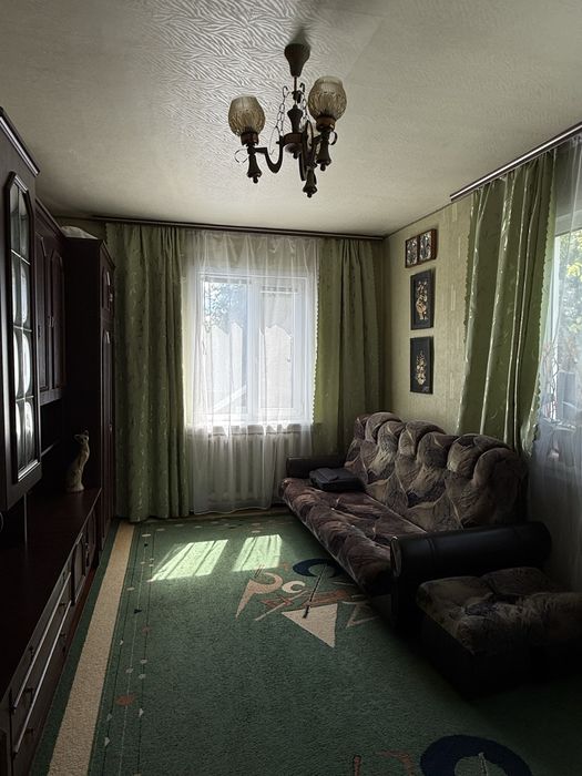 Продаж добротного цегляного будинку в центрі смт Михайло-Коцюбинське