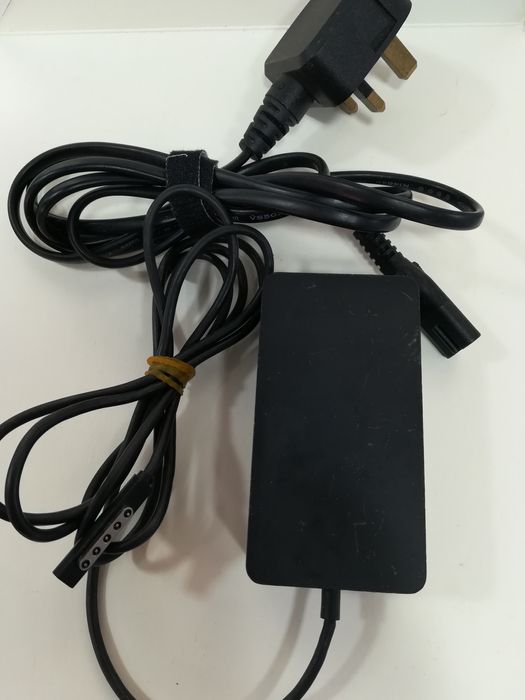 Блок живлення для планшетів Microsoft "model 1536"