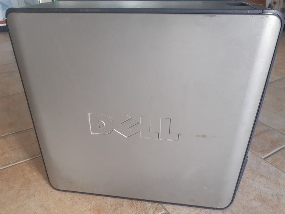 Computador ASUS a funcionar