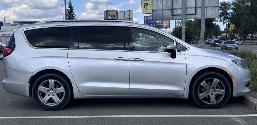 Chrysler Pacifica 2016 Stow 'n Go 3.6л + ГБО